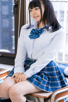 Momoki Nozomi sucking cock in class and fucked over her desk