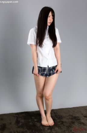 Kogal Iori Sana raising short skirt and giving leg sex