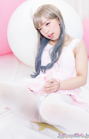 Nishino Ena masturbating in white dress and pantyhose