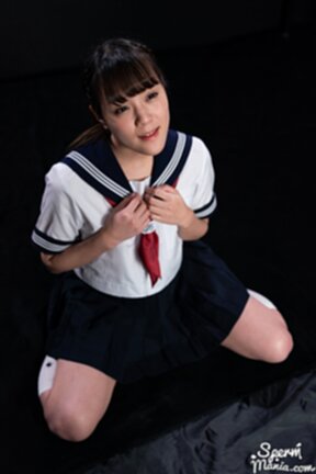 Kogal Komatsu Aya in uniform on her knees receiving cum in mouth